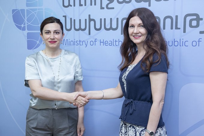 Yerevan: Ambassador Panajotović Cvetković with the Minister of Health ...